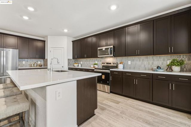 645 Channel Cir, Oakley, CA 94561