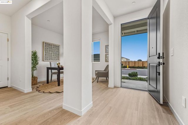 645 Channel Cir, Oakley, CA 94561