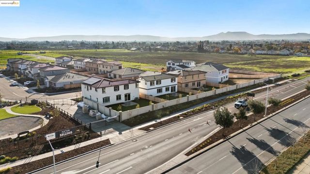 645 Channel Cir, Oakley, CA 94561