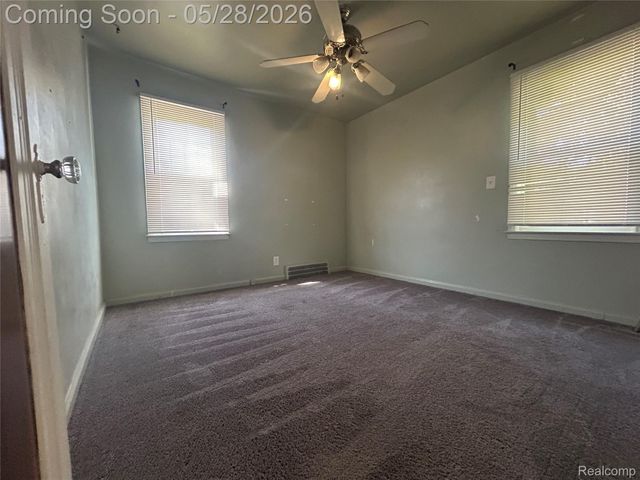 8869 Hartwell Street, Detroit, MI 48228