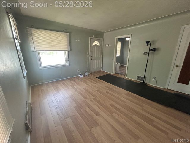 8869 Hartwell Street, Detroit, MI 48228