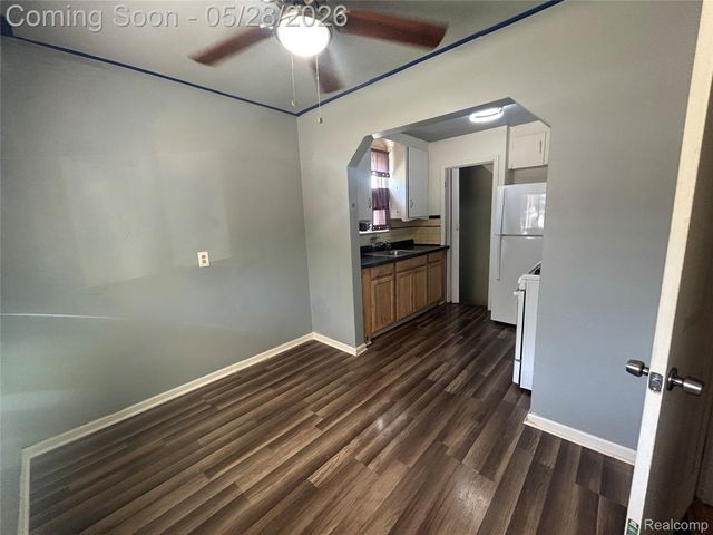 8869 Hartwell Street, Detroit, MI 48228