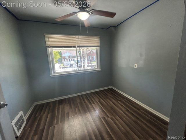 8869 Hartwell Street, Detroit, MI 48228