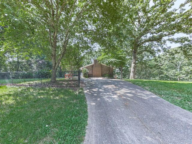 132 Little Brook Drive, Woodstock, GA 30188