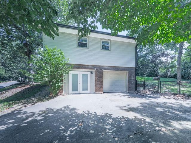 132 Little Brook Drive, Woodstock, GA 30188
