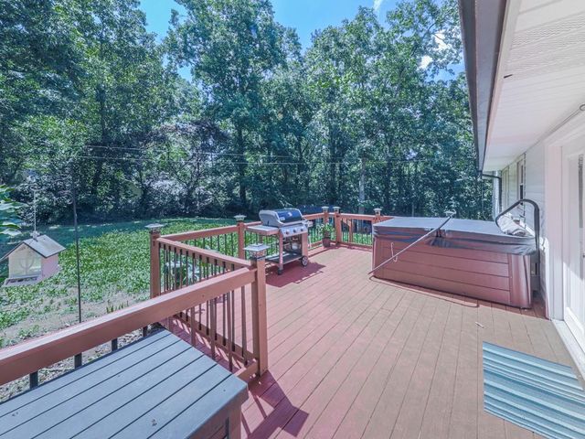 132 Little Brook Drive, Woodstock, GA 30188