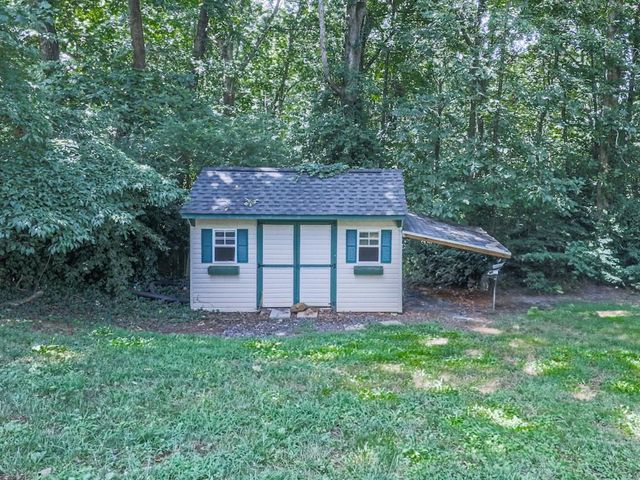 132 Little Brook Drive, Woodstock, GA 30188