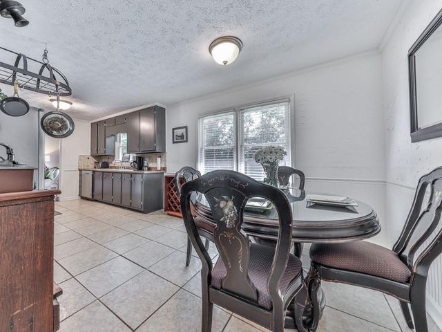 132 Little Brook Drive, Woodstock, GA 30188