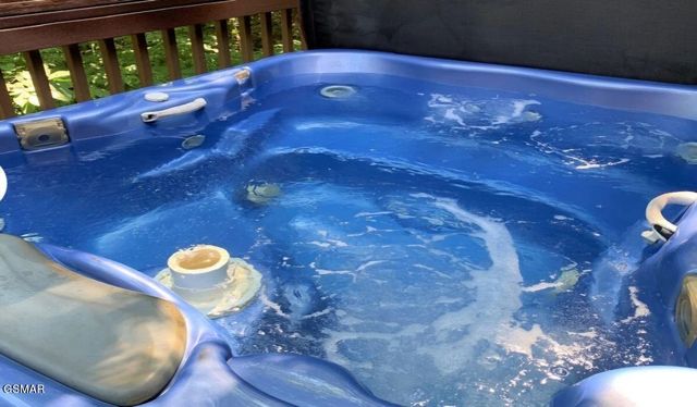 335 Greenwood Way, Pigeon Forge, TN 37863