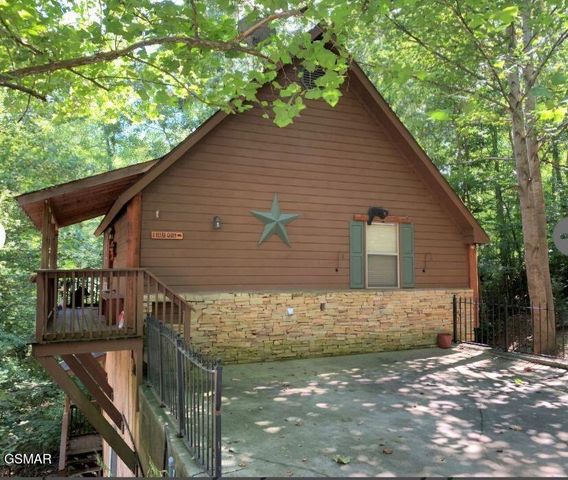 335 Greenwood Way, Pigeon Forge, TN 37863