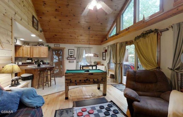 335 Greenwood Way, Pigeon Forge, TN 37863