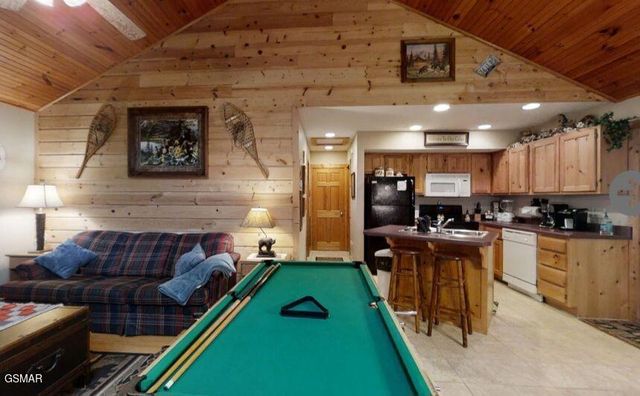 335 Greenwood Way, Pigeon Forge, TN 37863