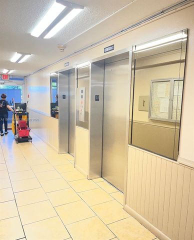 1251 NE 108th St 408, Miami, FL 33161