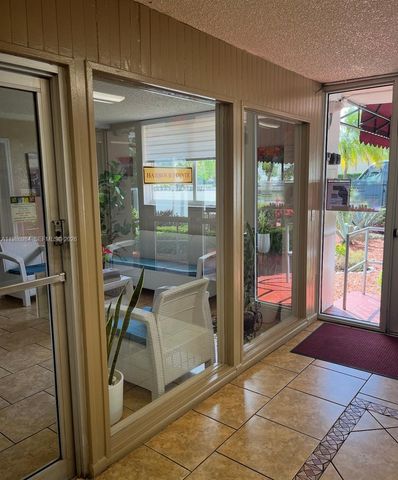 1251 NE 108th St 408, Miami, FL 33161