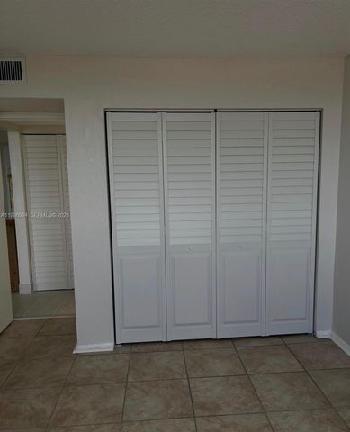 1251 NE 108th St 408, Miami, FL 33161