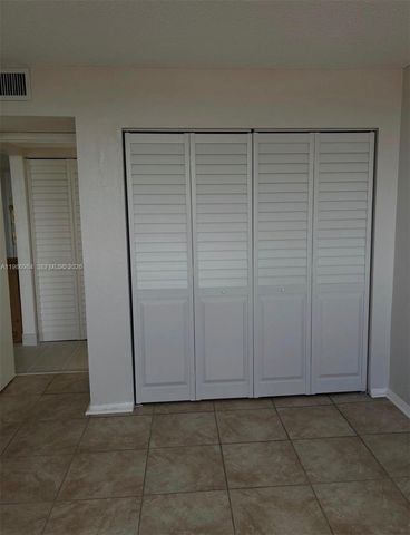 1251 NE 108th St 408, Miami, FL 33161