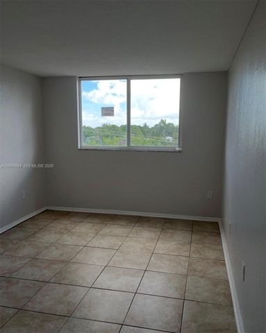 1251 NE 108th St 408, Miami, FL 33161