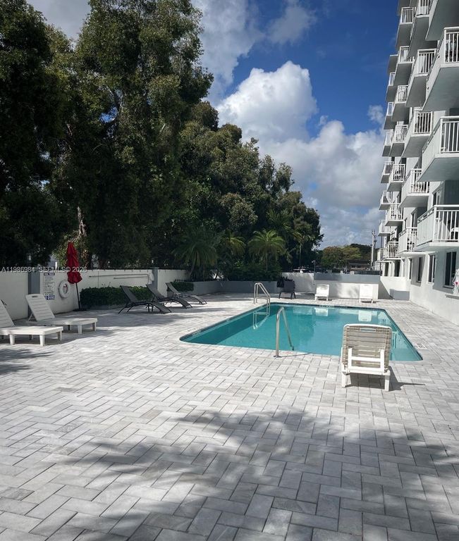 1251 NE 108th St 408, Miami, FL 33161