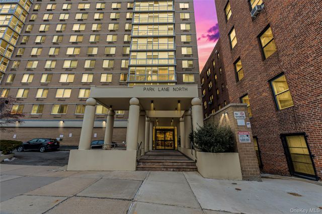 118-17 Union 15J, Forest Hills, NY 11375
