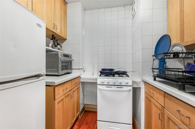 118-17 Union 15J, Forest Hills, NY 11375