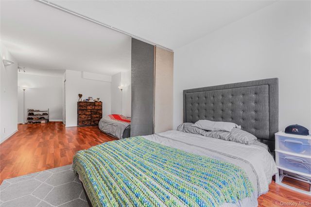 118-17 Union 15J, Forest Hills, NY 11375