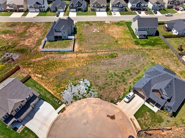 135 Sweet Clover Ct, Clarksville, TN 37040
