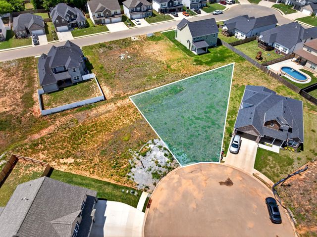 135 Sweet Clover Ct, Clarksville, TN 37040