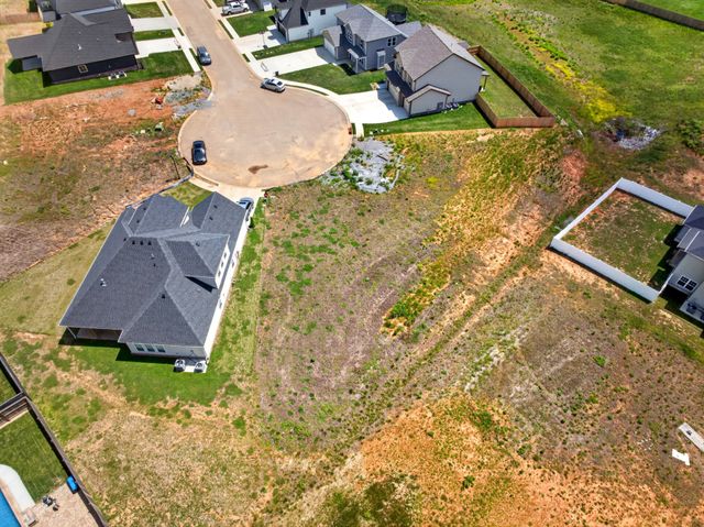 135 Sweet Clover Ct, Clarksville, TN 37040