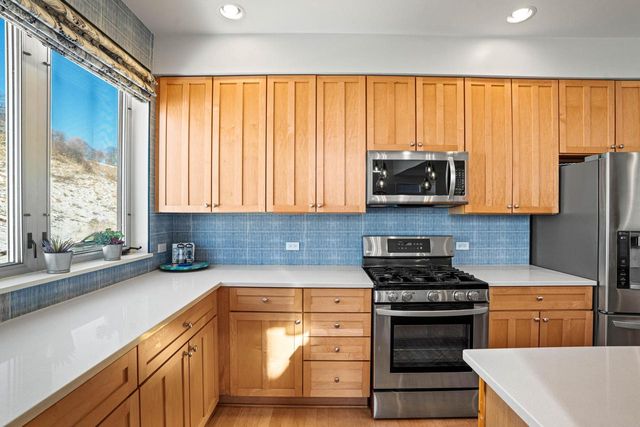 1924 N Booth STREET, Milwaukee, WI 53212