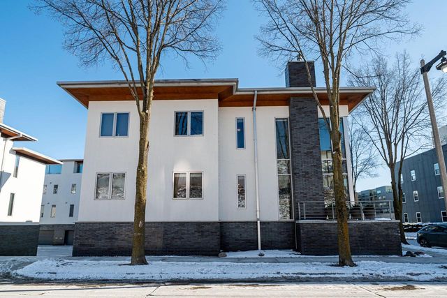 1924 N Booth STREET, Milwaukee, WI 53212