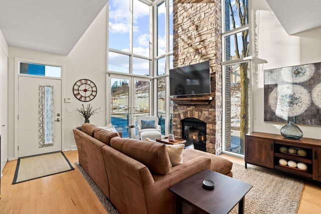 1924 N Booth STREET, Milwaukee, WI 53212