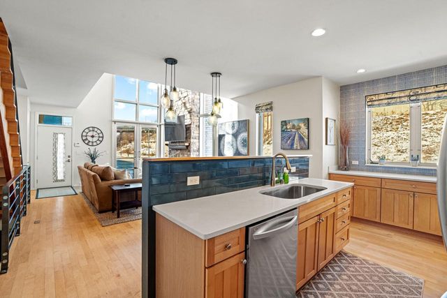 1924 N Booth STREET, Milwaukee, WI 53212