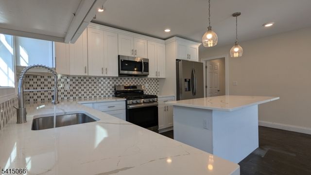 7 Maple St, Bloomfield Twp., NJ 07003