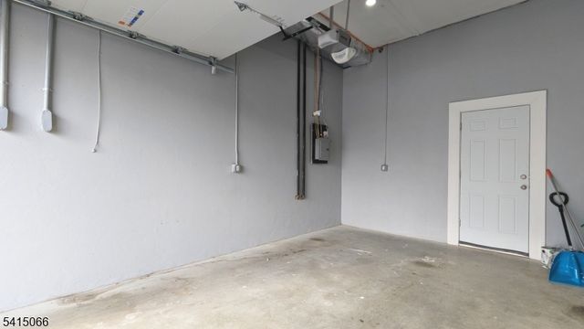 7 Maple St, Bloomfield Twp., NJ 07003