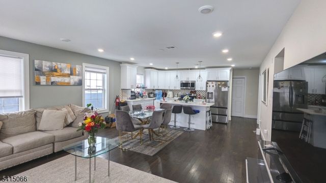 7 Maple St, Bloomfield Twp., NJ 07003