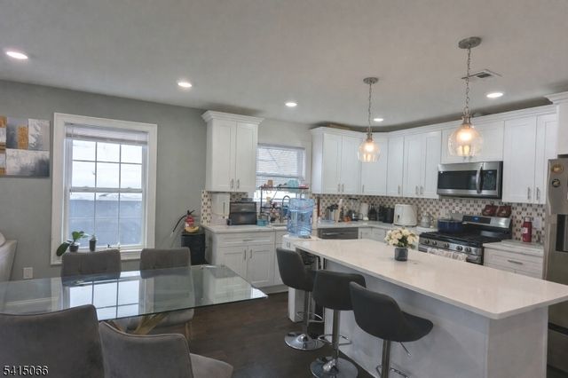 7 Maple St, Bloomfield Twp., NJ 07003