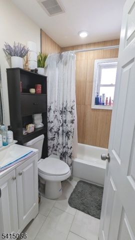 7 Maple St, Bloomfield Twp., NJ 07003