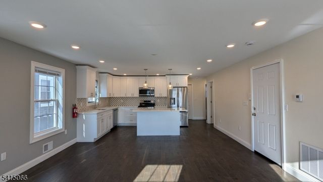 7 Maple St, Bloomfield Twp., NJ 07003