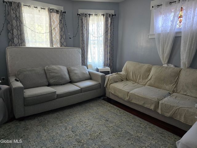 231 Division Street, Schenectady, NY 12304