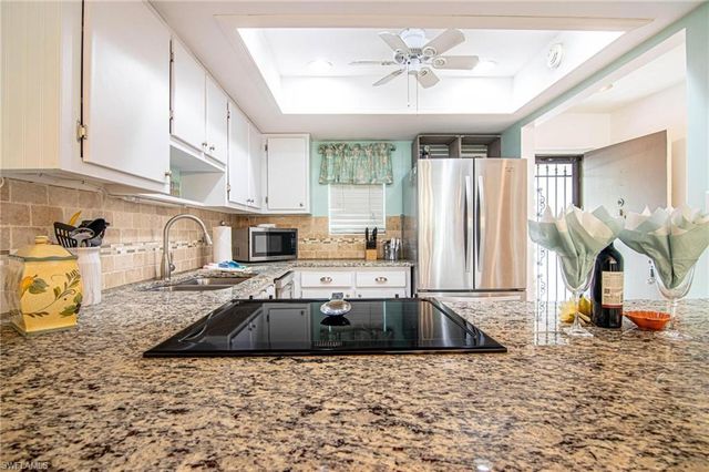 6725 Winkler RD # 203C, Fort Myers, FL 33919