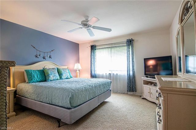 6725 Winkler RD # 203C, Fort Myers, FL 33919