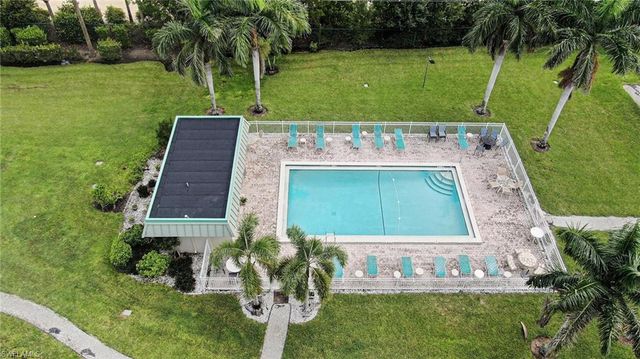 6725 Winkler RD # 203C, Fort Myers, FL 33919