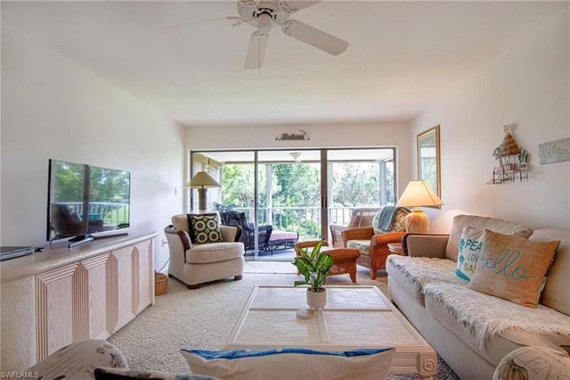 6725 Winkler RD # 203C, Fort Myers, FL 33919