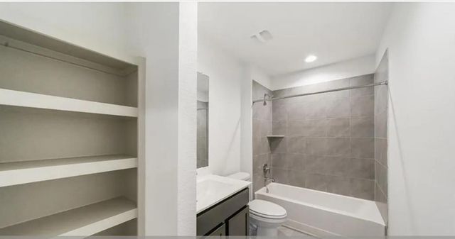 8043 House Bank Lane, Rosharon, TX 77583