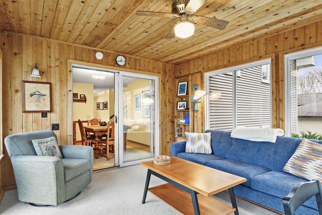 637 Cresthaven Drive, Cottage Grove, WI 53527