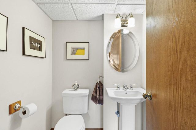 637 Cresthaven Drive, Cottage Grove, WI 53527