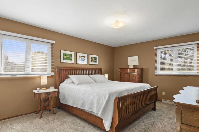 637 Cresthaven Drive, Cottage Grove, WI 53527