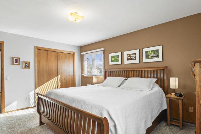 637 Cresthaven Drive, Cottage Grove, WI 53527