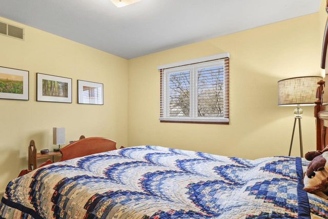 637 Cresthaven Drive, Cottage Grove, WI 53527