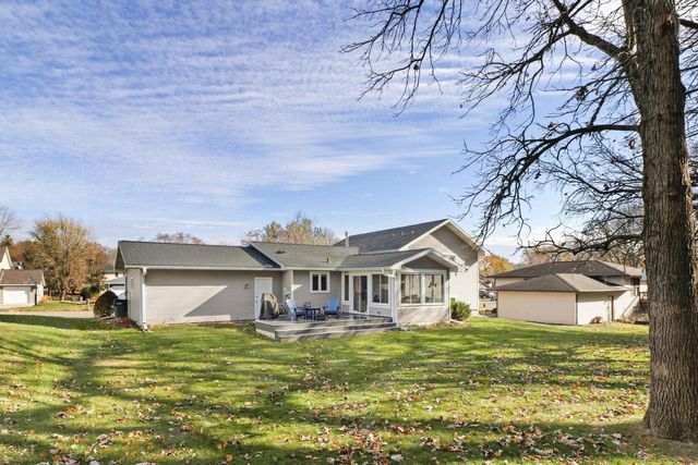 637 Cresthaven Drive, Cottage Grove, WI 53527